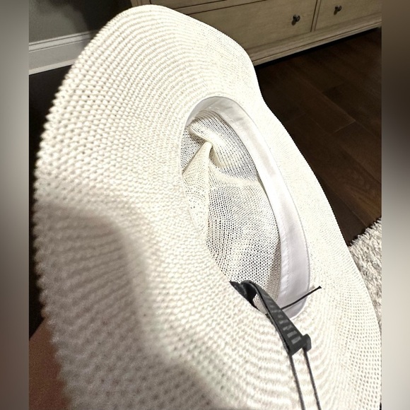 ‼️RARE‼️?VINCE CAMUTO??NWT?Double Buckle Straw Panama Hat in White/Turquoise main image 12